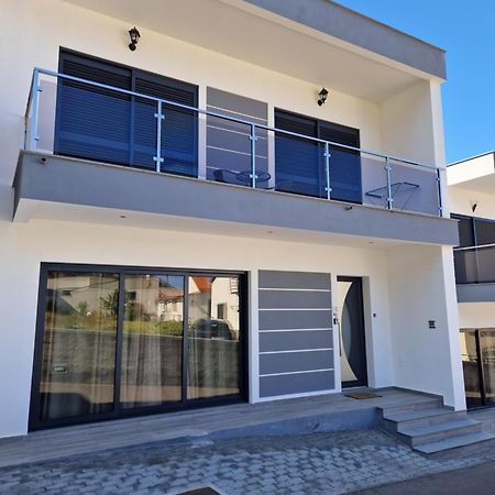 C - Delightful 2 Bedroom Vacation Home Machico  Kültér fotó